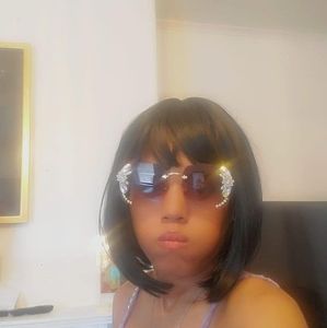 Meet your Posher, Marveline